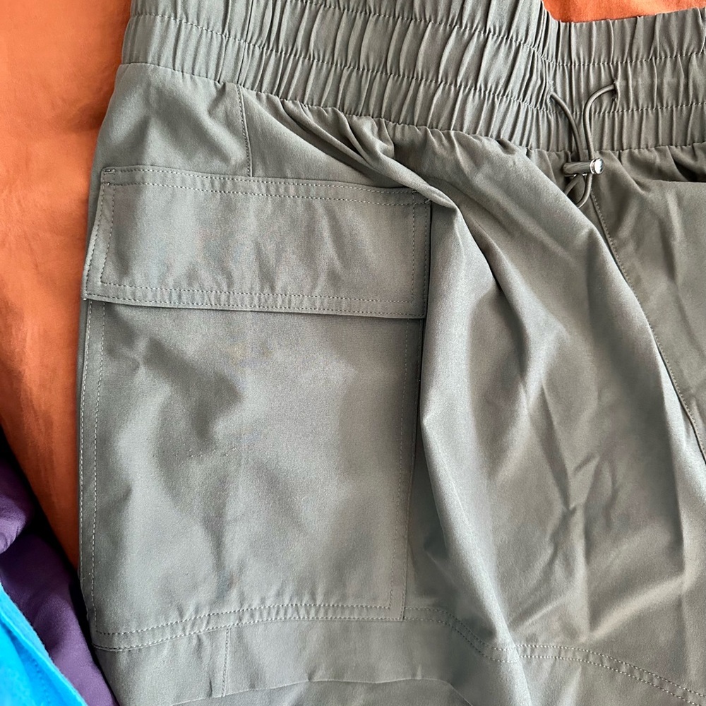 Abercrombie Green Traveler Shorts - Picture 5 of 6